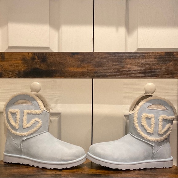 🆕UGG X TELFAR BABY BLUE CLASSIC SHORT MINI LOGO TELFAR LIMITED EDITION BOOTS - Picture 5 of 9